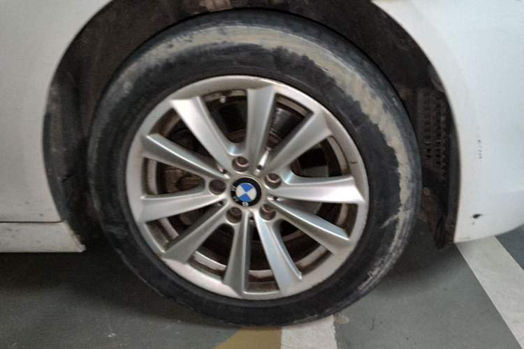 Used BMW 5 Series 2013 525Li Luxury Model Right Front Wheel Hub