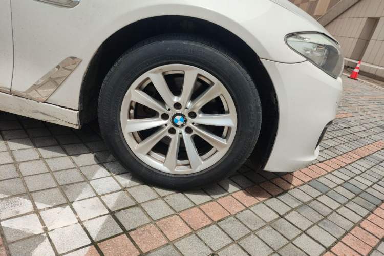 Used BMW 5 Series 2013 525Li Luxury Model Right Front Wheel Hub