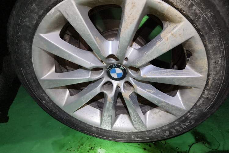 Used BMW 5 Series 2013 530Li Leading Model Right Front Wheel Hub