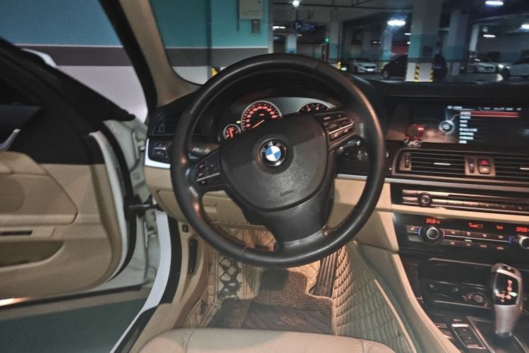 Used BMW 5 Series 2013 525Li Luxury Model Steering Wheel
