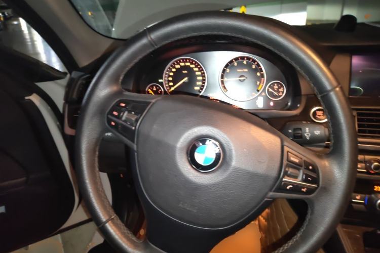 Used BMW 5 Series 2013 530Li Leading Model Steering Wheel