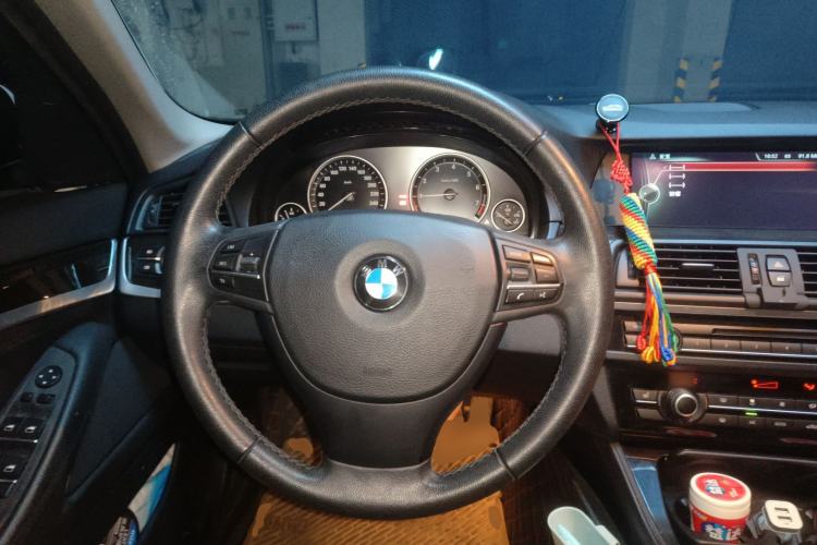 Used BMW 5 Series 2013 525Li Luxury Model Steering Wheel