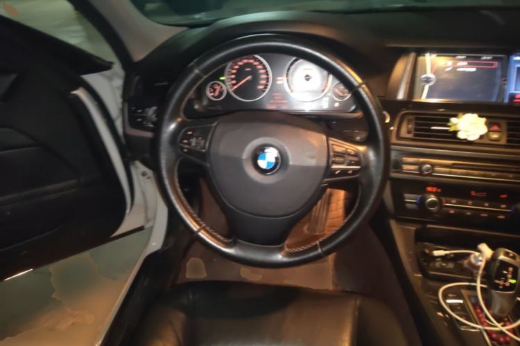 Used BMW 5 Series 2013 520Li Elegant Edition Steering Wheel