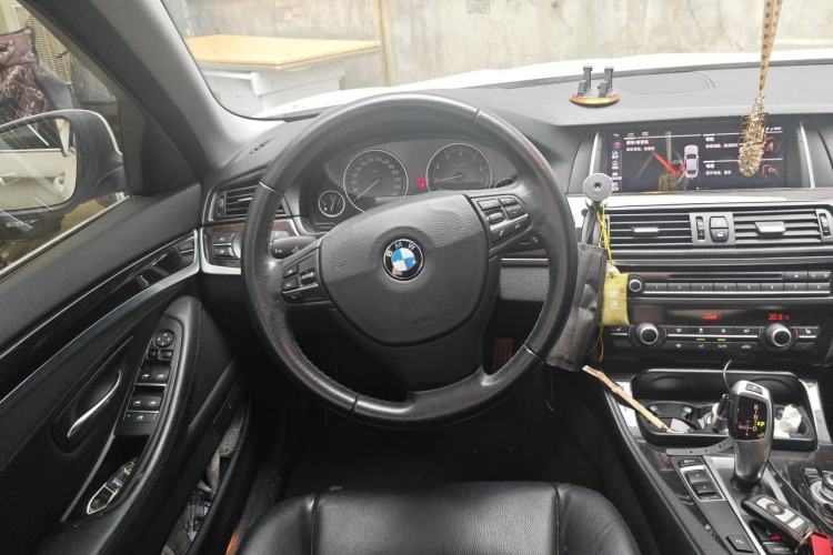 Used BMW 5 Series 2013 525Li Leading Model Steering Wheel