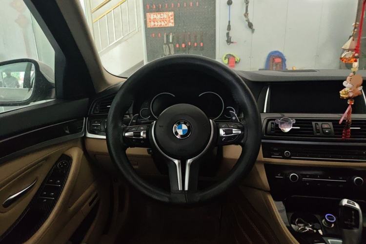 Used BMW 5 Series 2013 530Li Leading Model Steering Wheel