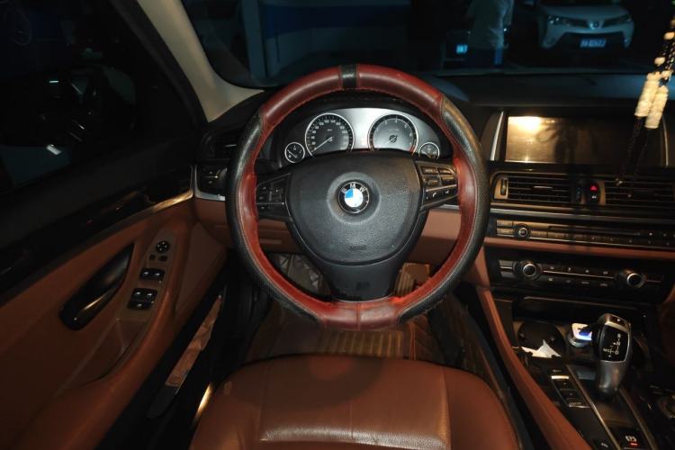 Used BMW 5 Series 2013 520Li Elegant Edition Steering Wheel