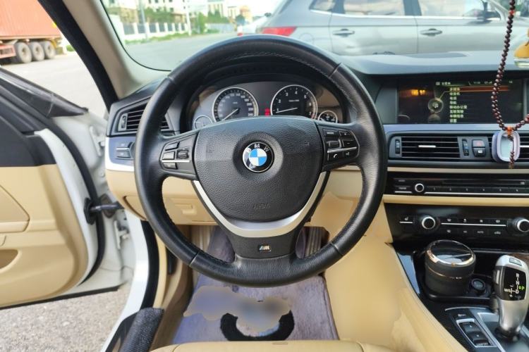 Used BMW 5 Series 2013 525Li Luxury Model Steering Wheel