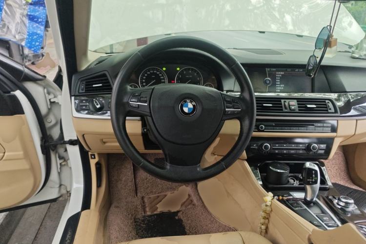 Used BMW 5 Series 2013 530Li Leading Model Steering Wheel