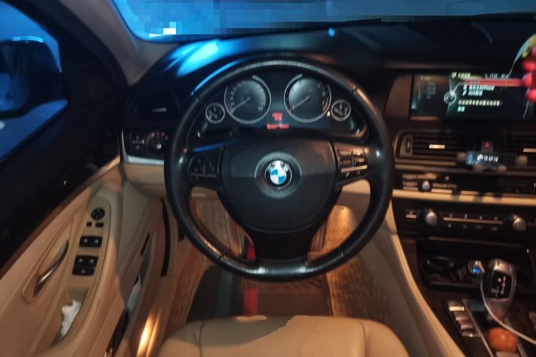 Used BMW 5 Series 2013 530Li Leading Model Steering Wheel