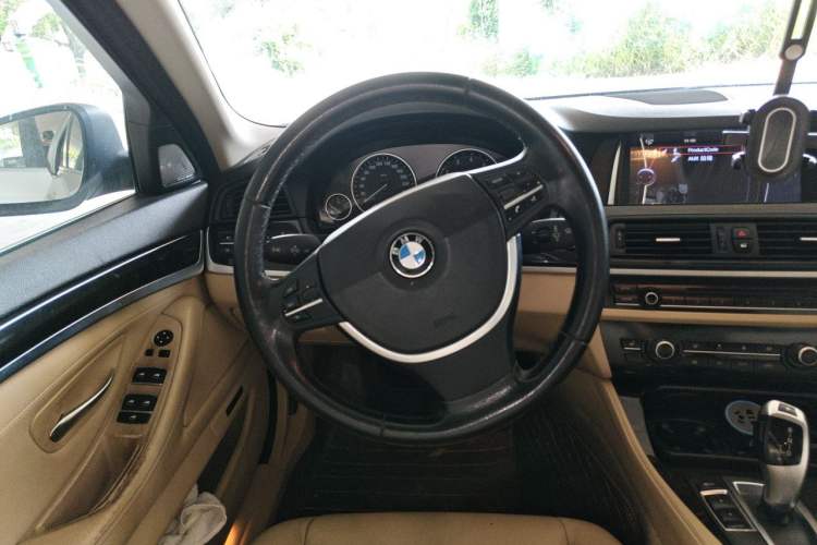 Used BMW 5 Series 2013 525Li Luxury Model Steering Wheel