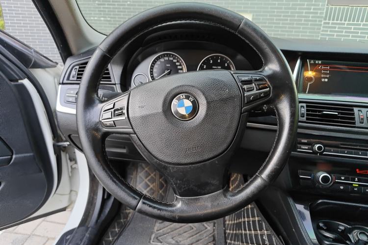 Used BMW 5 Series 2013 520Li Elegant Edition Steering Wheel