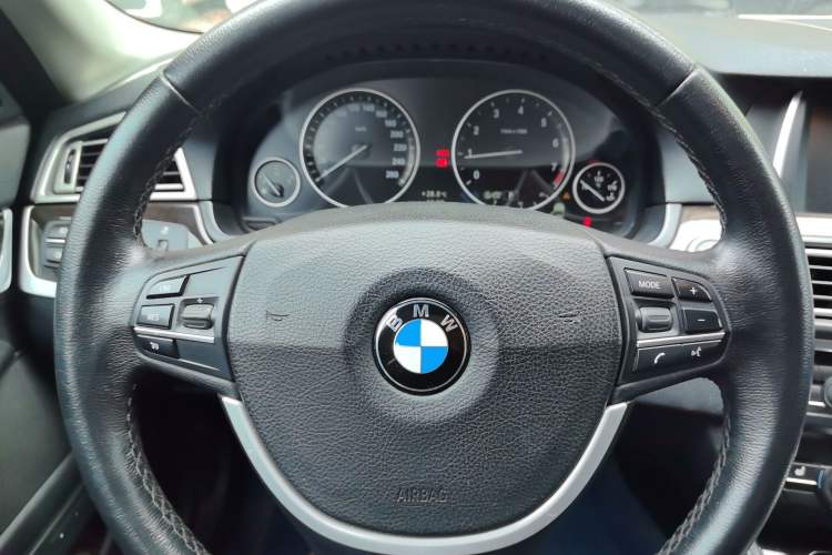Used BMW 5 Series 2013 525Li Luxury Model Steering Wheel