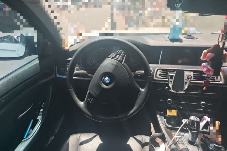 Used BMW 5 Series 2013 525Li Leading Model Steering Wheel