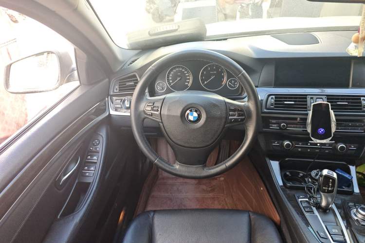 Used BMW 5 Series 2013 530Li Leading Model Steering Wheel