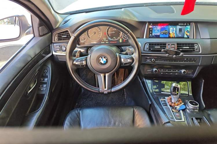 Used BMW 5 Series 2013 520Li Elegant Edition Steering Wheel