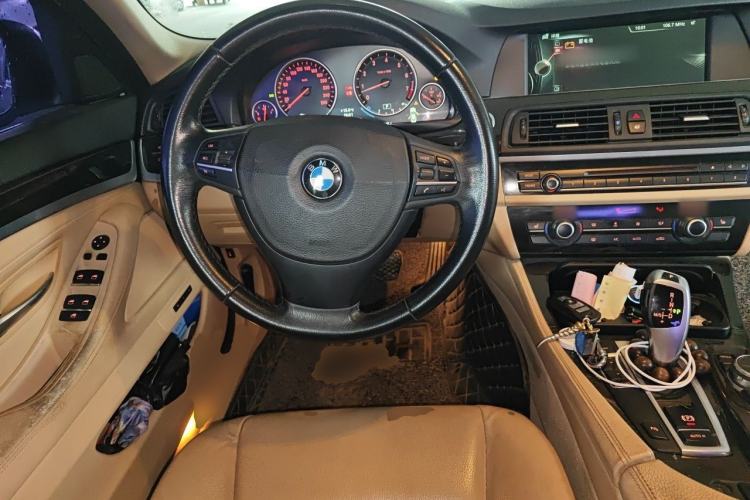 Used BMW 5 Series 2013 530Li Leading Model Steering Wheel