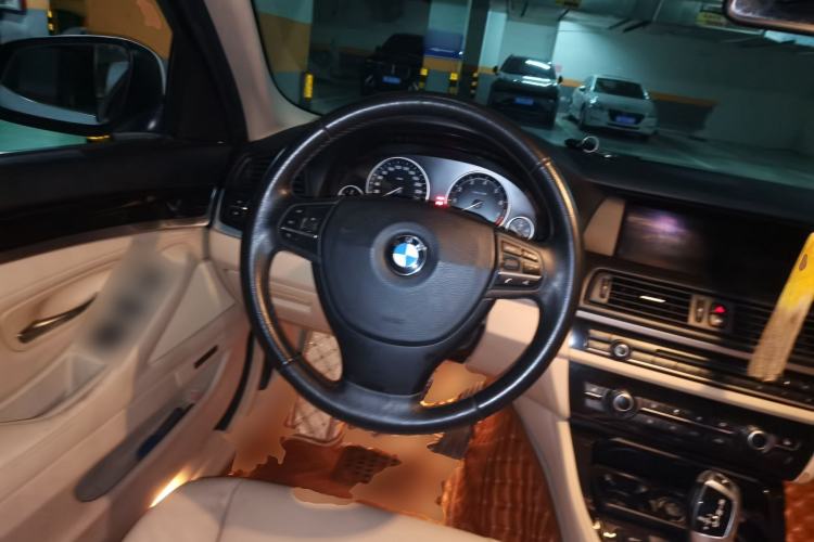 Used BMW 5 Series 2013 525Li Luxury Model Steering Wheel