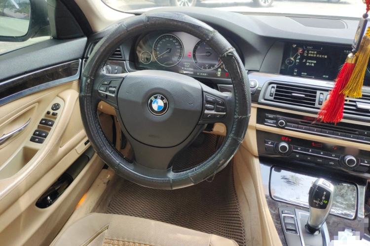 Used BMW 5 Series 2013 525Li Luxury Model Steering Wheel