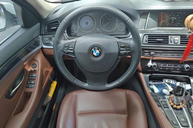 Used BMW 5 Series 2013 520i Elegant Edition Steering Wheel