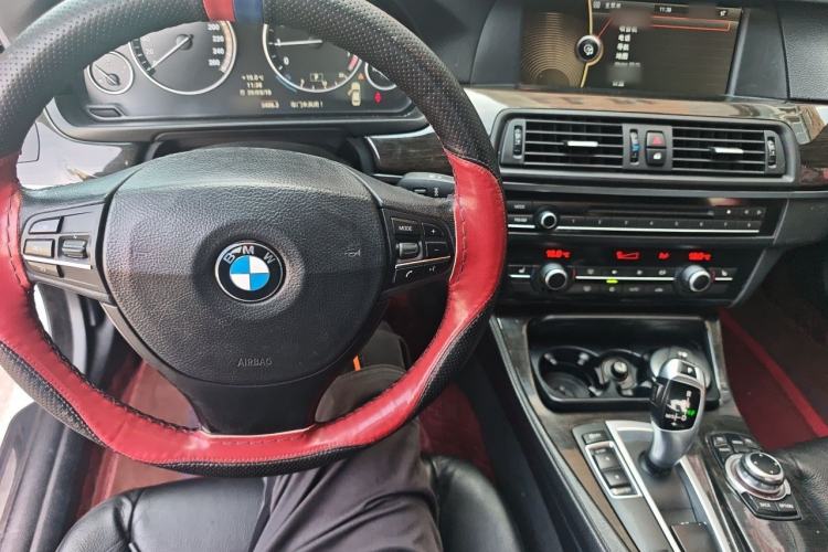 Used BMW 5 Series 2013 530Li Leading Model Steering Wheel