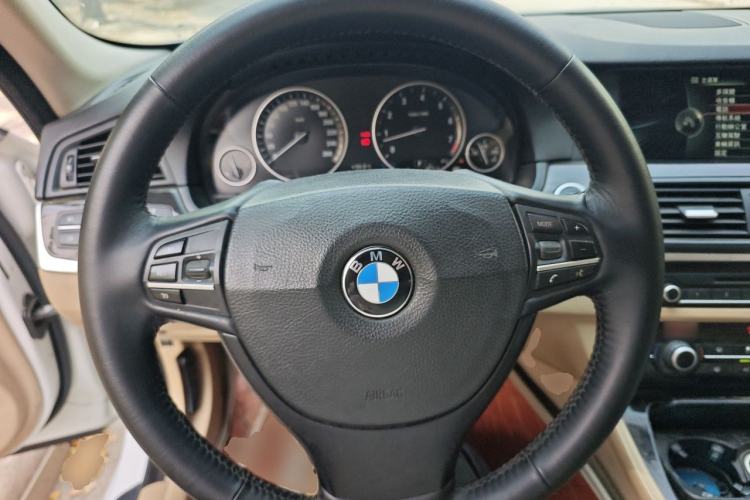 Used BMW 5 Series 2013 530Li Leading Model Steering Wheel
