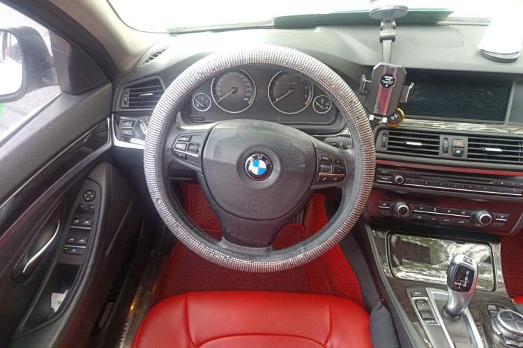 Used BMW 5 Series 2013 525Li Luxury Model Steering Wheel