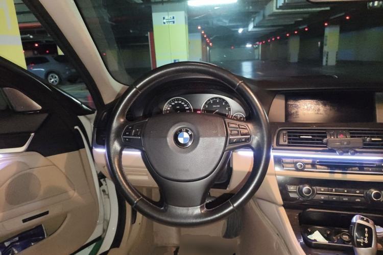 Used BMW 5 Series 2013 530Li Leading Model Steering Wheel
