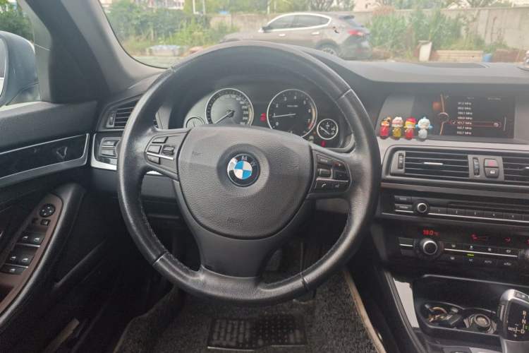 Used BMW 5 Series 2013 520Li Elegant Edition Steering Wheel