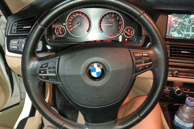 Used BMW 5 Series 2013 525Li Luxury Model Steering Wheel