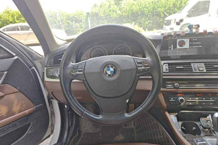 Used BMW 5 Series 2013 525Li Leading Model Steering Wheel