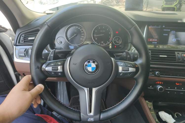 Used BMW 5 Series 2013 525Li Leading Model Steering Wheel