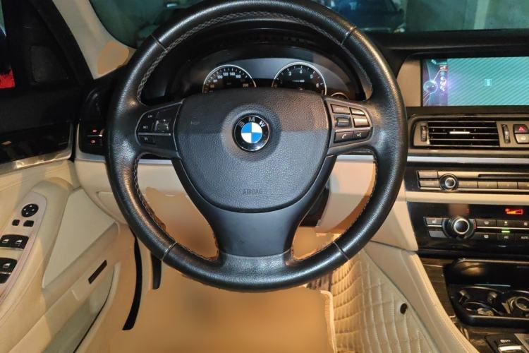 Used BMW 5 Series 2013 530Li Leading Model Steering Wheel