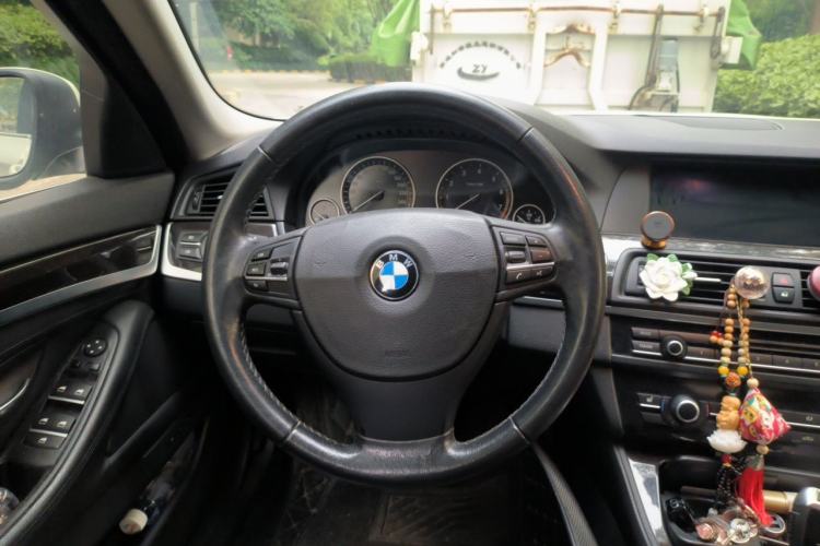 Used BMW 5 Series 2013 525Li Luxury Model Steering Wheel