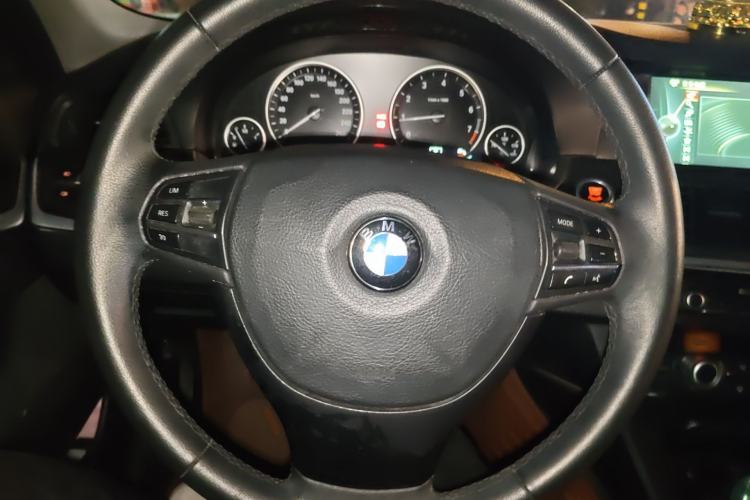 Used BMW 5 Series 2013 530Li Leading Model Steering Wheel