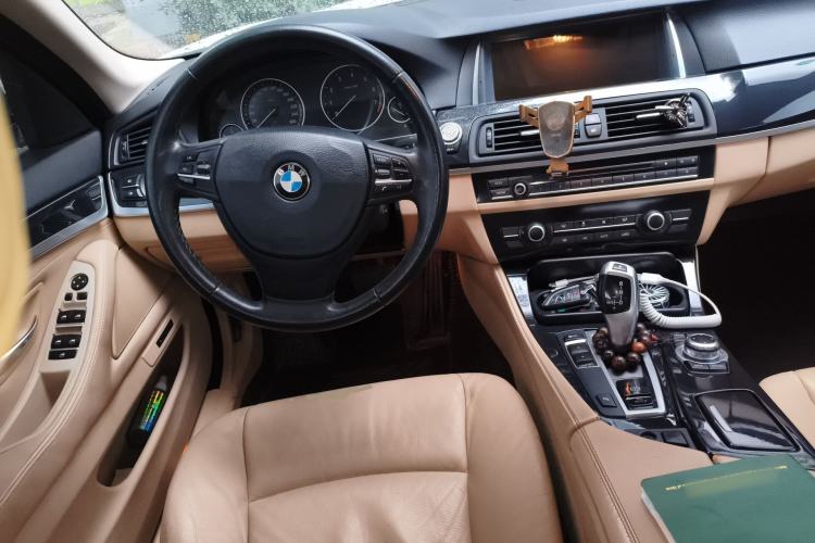 Used BMW 5 Series 2013 520Li Elegant Edition Steering Wheel