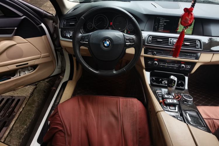 Used BMW 5 Series 2013 530Li Leading Model Steering Wheel