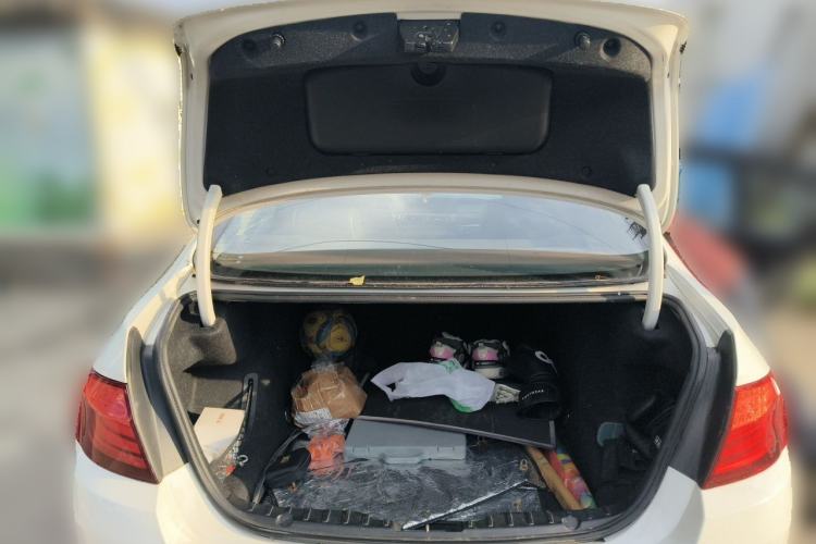 Used BMW 5 Series 2013 530Li Leading Model Trunk