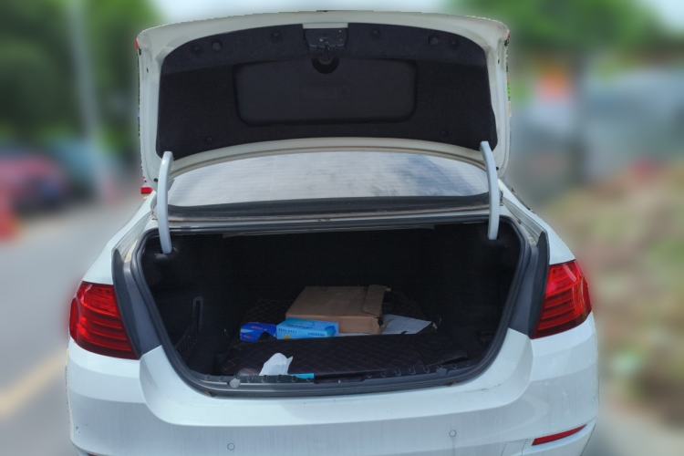 Used BMW 5 Series 2013 530Li Leading Model Trunk