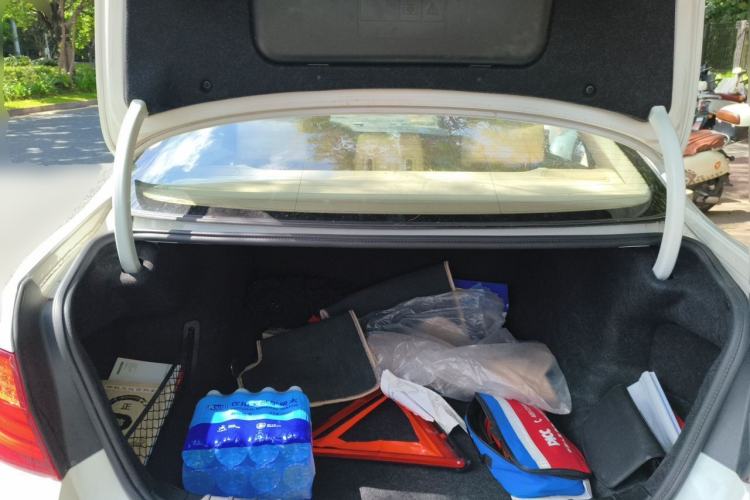 Used BMW 5 Series 2013 530Li Leading Model Trunk