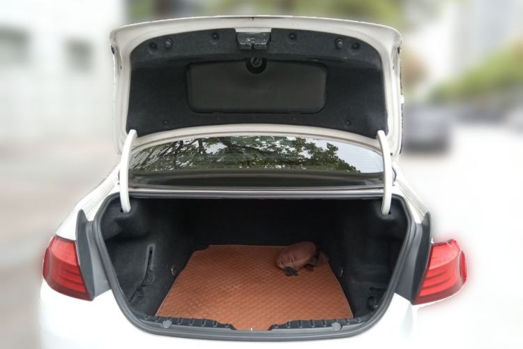Used BMW 5 Series 2013 530Li Leading Model Trunk