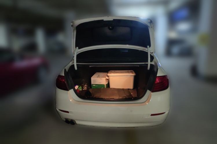 Used BMW 5 Series 2013 525Li Leading Model Trunk