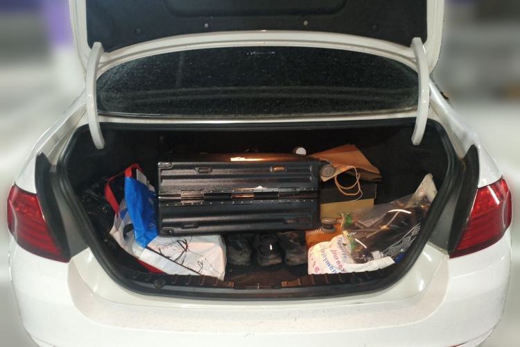 Used BMW 5 Series 2013 525Li Leading Model Trunk