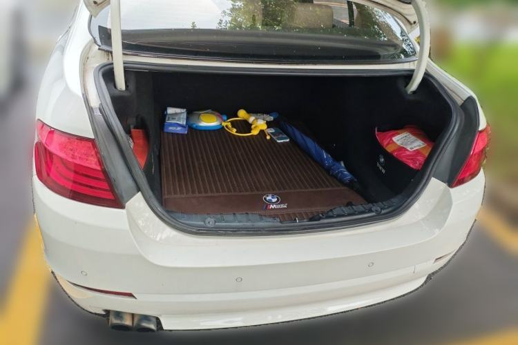 Used BMW 5 Series 2013 525Li Leading Model Trunk