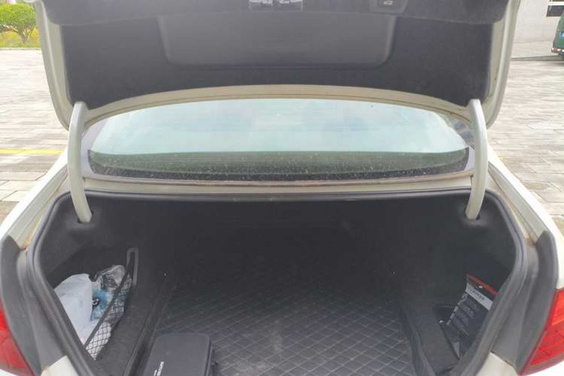 Used BMW 5 Series 2013 525Li Leading Model Trunk