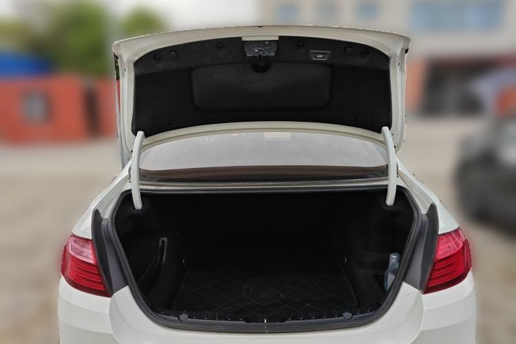 Used BMW 5 Series 2013 525Li Luxury Model Trunk