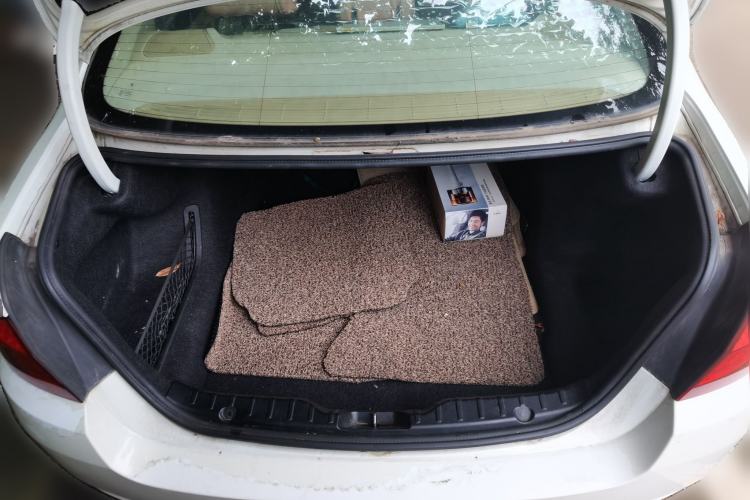 Used BMW 5 Series 2013 530Li Leading Model Trunk