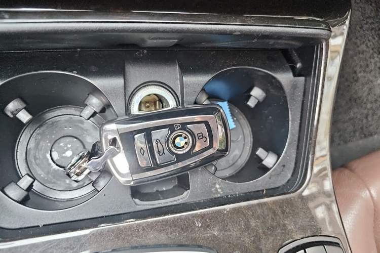 Used BMW 5 Series 2013 525Li Leading Model Vehicle Key