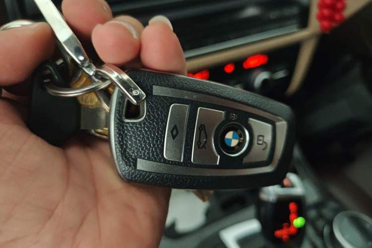 Used BMW 5 Series 2013 530Li Leading Model Vehicle Key