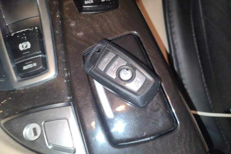 Used BMW 5 Series 2013 525Li Leading Model Vehicle Key