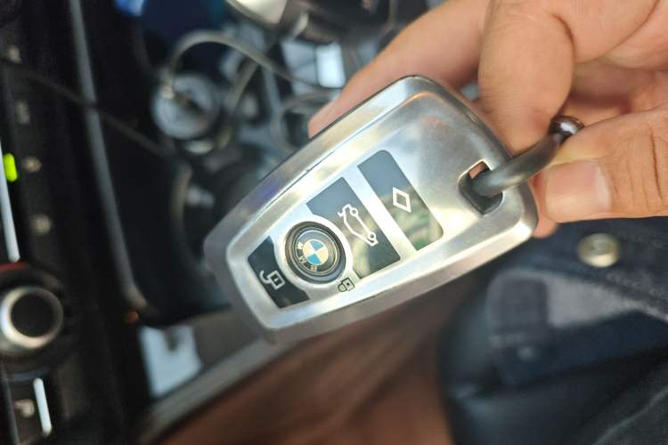 Used BMW 5 Series 2013 530Li Leading Model Vehicle Key